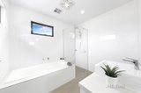 https://images.listonce.com.au/custom/160x/listings/39-tarella-drive-mount-waverley-vic-3149/501/00768501_img_05.jpg?9UbpC9pgznc