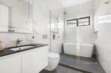 https://images.listonce.com.au/custom/160x/listings/39-tucker-road-bentleigh-vic-3204/565/01600565_img_09.jpg?oNpfwSlOcVQ