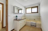 https://images.listonce.com.au/custom/160x/listings/39-york-street-eltham-vic-3095/975/01026975_img_08.jpg?oYJ1gJ834VE