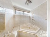 https://images.listonce.com.au/custom/160x/listings/390-chesterville-road-bentleigh-east-vic-3165/804/01636804_img_03.jpg?DthKqPxM8GY