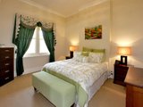 https://images.listonce.com.au/custom/160x/listings/391-barkly-street-elwood-vic-3184/702/01794702_img_08.jpg?Vtgf2mPWi-0