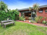 https://images.listonce.com.au/custom/160x/listings/391-barkly-street-elwood-vic-3184/702/01794702_img_12.jpg?Qy24TxiAsmA