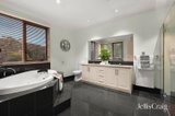 https://images.listonce.com.au/custom/160x/listings/392-old-warrandyte-road-ringwood-north-vic-3134/297/01895297_img_12.jpg?QqNsR9zC4S4