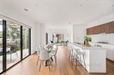 https://images.listonce.com.au/custom/160x/listings/393-hull-road-croydon-vic-3136/335/01737335_img_05.jpg?qKnLqbtMAPc