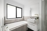 https://images.listonce.com.au/custom/160x/listings/393-hull-road-croydon-vic-3136/335/01737335_img_12.jpg?5r1ut7Z-FN4