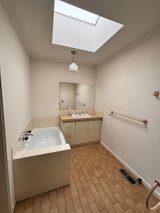 https://images.listonce.com.au/custom/160x/listings/3941-doncaster-road-doncaster-east-vic-3109/146/01824146_img_06.jpg?s9kiIWsnHj0