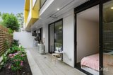 https://images.listonce.com.au/custom/160x/listings/3956-doncaster-road-doncaster-east-vic-3109/351/01950351_img_05.jpg?e8dAnZZ8bSk