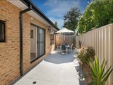 https://images.listonce.com.au/custom/160x/listings/396-crookston-road-reservoir-vic-3073/212/01815212_img_07.jpg?0prkPAnXeBU