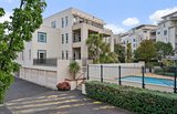https://images.listonce.com.au/custom/160x/listings/396-graham-street-port-melbourne-vic-3207/310/01704310_img_09.jpg?7tlYO9uNdPQ
