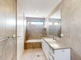 https://images.listonce.com.au/custom/160x/listings/39a-taylor-street-moonee-ponds-vic-3039/992/01821992_img_08.jpg?LFwFgprYKus