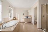 https://images.listonce.com.au/custom/160x/listings/3a-glenvill-court-templestowe-vic-3106/732/01904732_img_07.jpg?8Uwcfg2nVD4