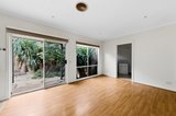 https://images.listonce.com.au/custom/160x/listings/3a-hemingford-road-bentleigh-east-vic-3165/208/01909208_img_15.jpg?N5-gm-gKN3U