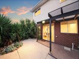 https://images.listonce.com.au/custom/160x/listings/3a-hemingford-road-bentleigh-east-vic-3165/208/01909208_img_16.jpg?lxlutmKNUEA