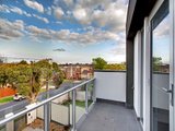 https://images.listonce.com.au/custom/160x/listings/3a-wendora-street-strathmore-vic-3041/607/00847607_img_12.jpg?oIUclzSnGS4