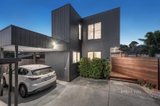 https://images.listonce.com.au/custom/160x/listings/3b2-nina-court-bentleigh-east-vic-3165/348/01433348_img_01.jpg?GjbDiSVOeuc