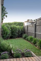 https://images.listonce.com.au/custom/160x/listings/3b2-nina-court-bentleigh-east-vic-3165/348/01433348_img_07.jpg?ByT_6eapTGU