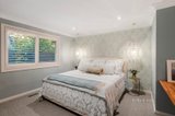 https://images.listonce.com.au/custom/160x/listings/4-applegum-close-croydon-hills-vic-3136/646/01705646_img_12.jpg?369KmuzjrBw