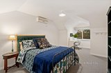 https://images.listonce.com.au/custom/160x/listings/4-applegum-close-croydon-hills-vic-3136/646/01705646_img_15.jpg?vS2QEUuQ11w