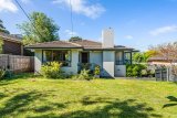 https://images.listonce.com.au/custom/160x/listings/4-araluen-drive-croydon-vic-3136/140/01935140_img_01.jpg?_V-LHXbIEFY