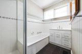 https://images.listonce.com.au/custom/160x/listings/4-araluen-drive-croydon-vic-3136/140/01935140_img_05.jpg?rEbgoqD4Zxk