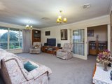 https://images.listonce.com.au/custom/160x/listings/4-ash-grove-oak-park-vic-3046/598/00847598_img_07.jpg?bkIHqe_TY3M