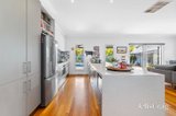 https://images.listonce.com.au/custom/160x/listings/4-bareena-court-mornington-vic-3931/313/01818313_img_06.jpg?6U2BtNb7jLg