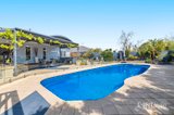 https://images.listonce.com.au/custom/160x/listings/4-bareena-court-mornington-vic-3931/313/01818313_img_17.jpg?tGOYoChW2pA