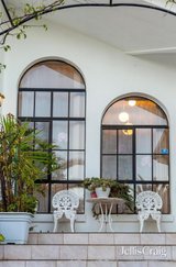 https://images.listonce.com.au/custom/160x/listings/4-blackbird-rise-avondale-heights-vic-3034/409/01956409_img_04.jpg?lqNxwgKKlwI
