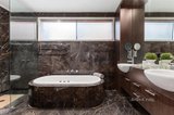 https://images.listonce.com.au/custom/160x/listings/4-bond-street-mount-waverley-vic-3149/833/01727833_img_09.jpg?G2Z5dfDKfJ0
