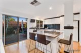 https://images.listonce.com.au/custom/160x/listings/4-boonah-way-forest-hill-vic-3131/523/01743523_img_05.jpg?nuoBQYeAXGM