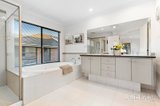 https://images.listonce.com.au/custom/160x/listings/4-boyanna-road-glen-waverley-vic-3150/082/01893082_img_10.jpg?HqNF77r_pvg
