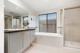 https://images.listonce.com.au/custom/160x/listings/4-boyanna-road-glen-waverley-vic-3150/082/01893082_img_12.jpg?os3d4gc_620