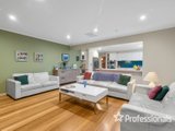 https://images.listonce.com.au/custom/160x/listings/4-boyd-close-mooroolbark-vic-3138/713/01525713_img_10.jpg?Rx-TYVZB1Po