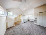 https://images.listonce.com.au/custom/160x/listings/4-brewster-street-essendon-vic-3040/275/01769275_img_03.jpg?SjZ2LL7PqhU