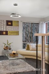 https://images.listonce.com.au/custom/160x/listings/4-brushtail-court-donvale-vic-3111/077/01927077_img_03.jpg?kDVRCRL8U3w