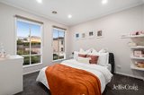 https://images.listonce.com.au/custom/160x/listings/4-brushtail-court-donvale-vic-3111/077/01927077_img_13.jpg?hsQ5nM6TpIU