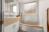 https://images.listonce.com.au/custom/160x/listings/4-bryan-court-eltham-vic-3095/614/01972614_img_07.jpg?t8Tf5MyqwKc