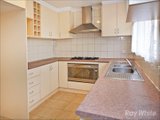 https://images.listonce.com.au/custom/160x/listings/4-cambridge-close-lysterfield-vic-3156/723/01658723_img_03.jpg?xQd6Oy_H5yY