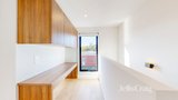 https://images.listonce.com.au/custom/160x/listings/4-cameron-street-richmond-vic-3121/691/01893691_img_11.jpg?_dTXEx6zhdI