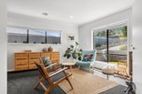 https://images.listonce.com.au/custom/160x/listings/4-carloway-drive-mckenzie-hill-vic-3451/301/01351301_img_08.jpg?9GnrEziBDAY