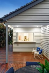 https://images.listonce.com.au/custom/160x/listings/4-carlton-street-mckinnon-vic-3204/582/01048582_img_16.jpg?0svrkRfDIgo