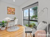 https://images.listonce.com.au/custom/160x/listings/4-caroline-street-kilsyth-vic-3137/023/01526023_img_02.jpg?Jp8Q_MPfwJ4