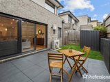 https://images.listonce.com.au/custom/160x/listings/4-caroline-street-kilsyth-vic-3137/023/01526023_img_12.jpg?t-X45Wbt90g