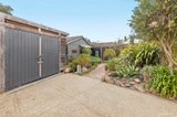 https://images.listonce.com.au/custom/160x/listings/4-christopher-court-rye-vic-3941/552/01543552_img_11.jpg?wCAR5HvElAw