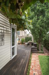 https://images.listonce.com.au/custom/160x/listings/4-churchill-grove-hawthorn-vic-3122/516/01327516_img_12.jpg?U7mTDkftiXQ