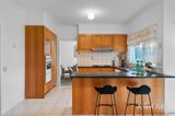 https://images.listonce.com.au/custom/160x/listings/4-clarke-place-mount-waverley-vic-3149/076/01849076_img_05.jpg?rkli6GjWA7E