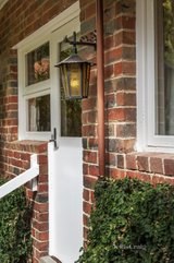 https://images.listonce.com.au/custom/160x/listings/4-cloverlea-court-blackburn-vic-3130/310/01504310_img_02.jpg?Oraz09l8LS0