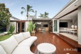 https://images.listonce.com.au/custom/160x/listings/4-craig-court-cheltenham-vic-3192/218/01874218_img_17.jpg?jiXt7WrkYD8
