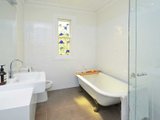 https://images.listonce.com.au/custom/160x/listings/4-cumberland-street-newtown-vic-3220/087/01699087_img_07.jpg?G4d-OCDpGWk