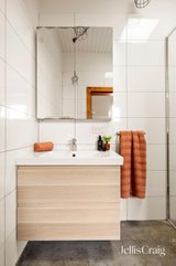 https://images.listonce.com.au/custom/160x/listings/4-egremont-street-fitzroy-north-vic-3068/911/01982911_img_08.jpg?PRjdlijrl0k